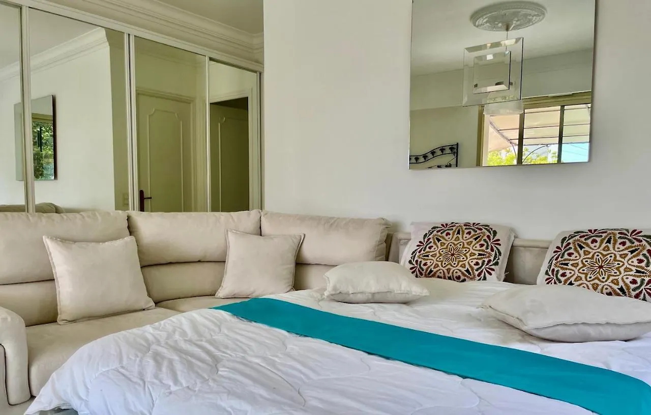 Rez De Jardin De 65M2 Dans Villa A Nice